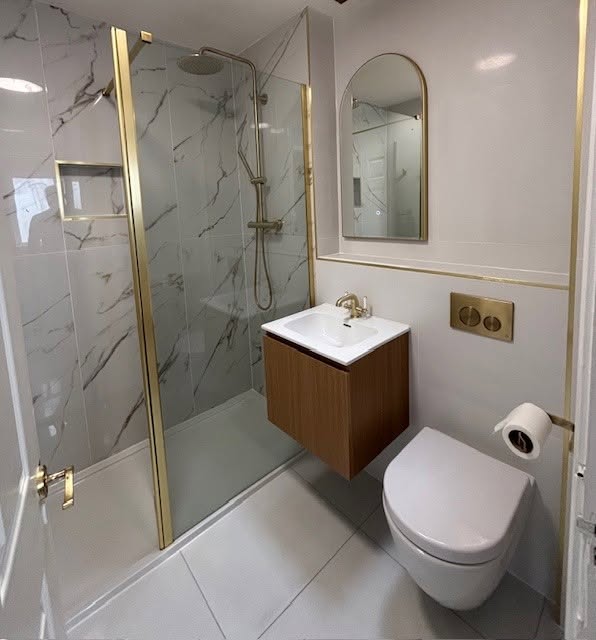En-suite after renovation