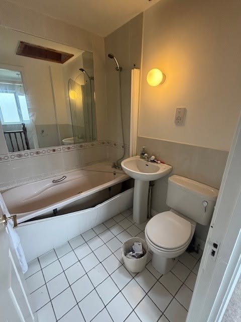 En-suite before renovation
